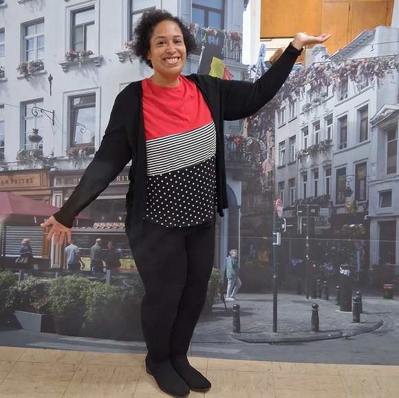 Meet your Posher, Vida - Picture 3 of 3